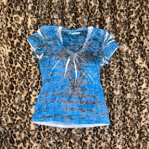Y2K Maurices Artistic Blue and Brown Short Sleeve Tee